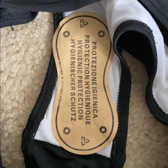 One piece bathing suit - Picture 3 of 4